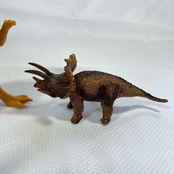 Greenbrier International Duck-Billed & Parasaurolophus Triceratops Dinosaur - Picture 9 of 12